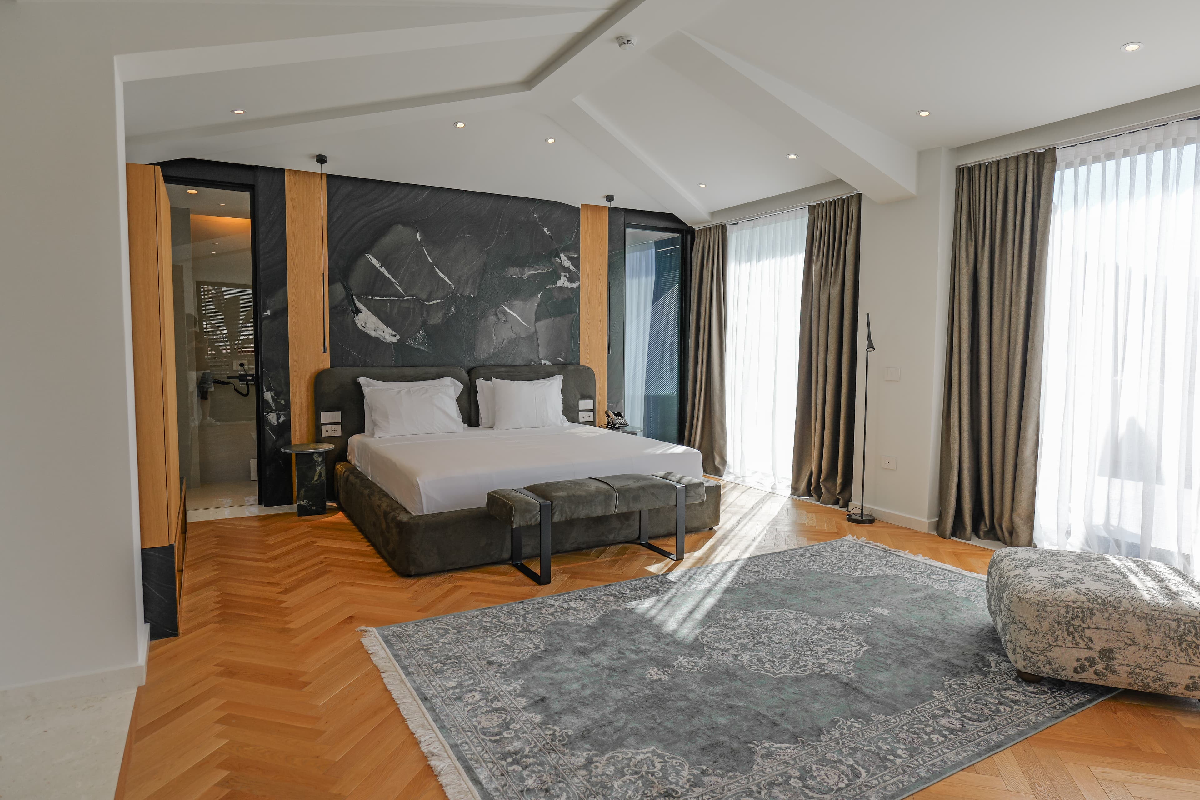 Family-friendly room layout