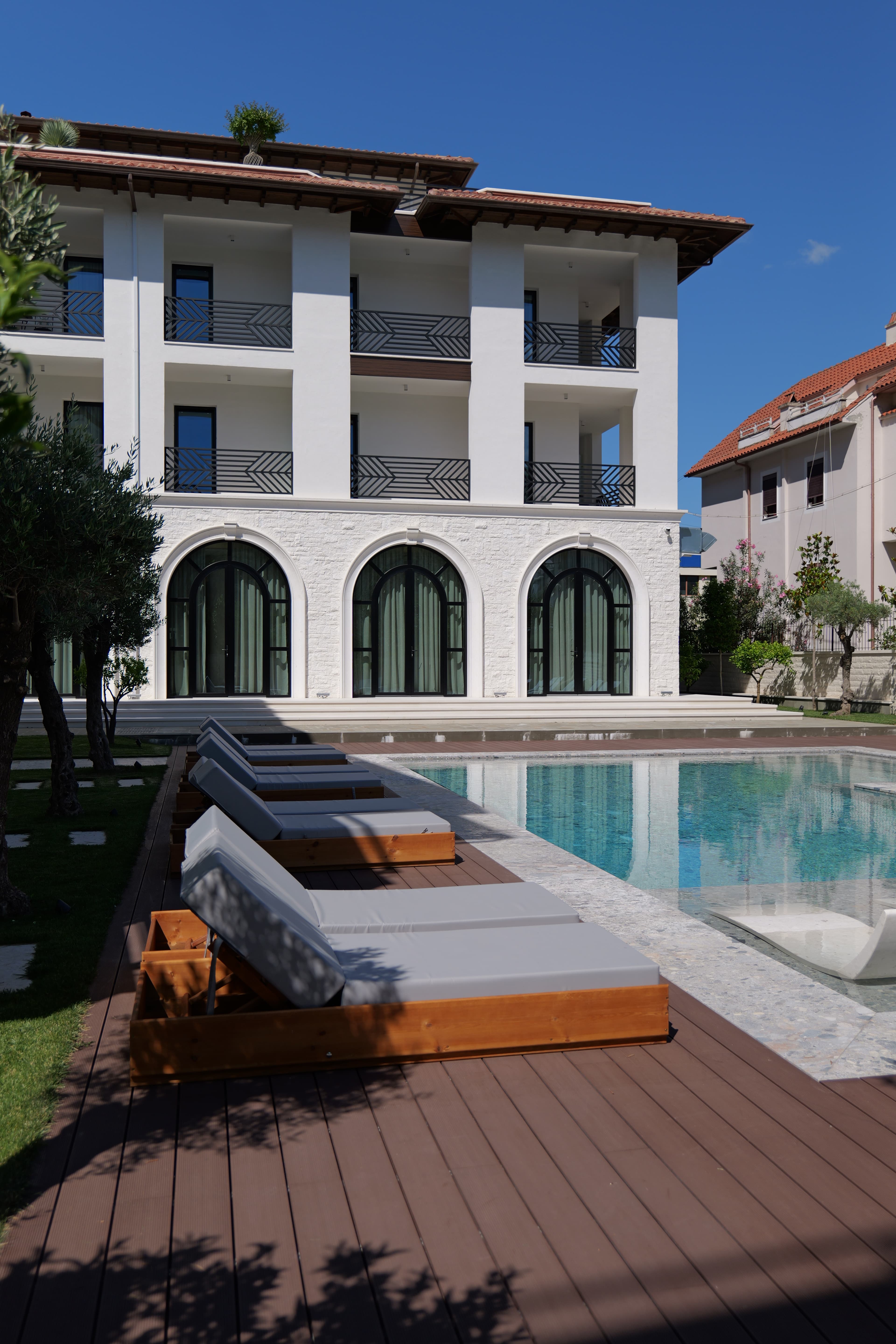 Social leisure spaces ideal for poolside dining and drinks
