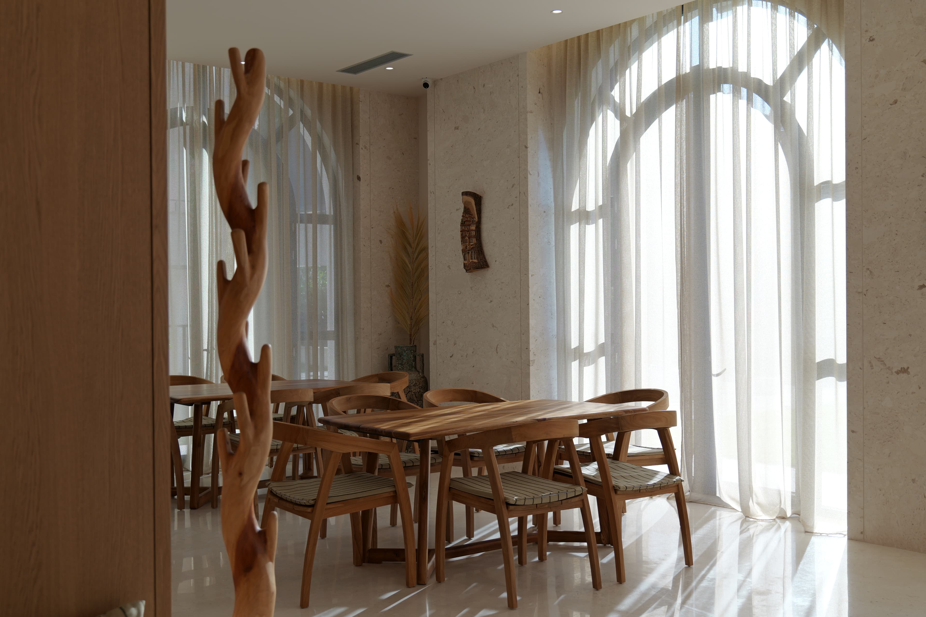 Fine dining service with local and international cuisine